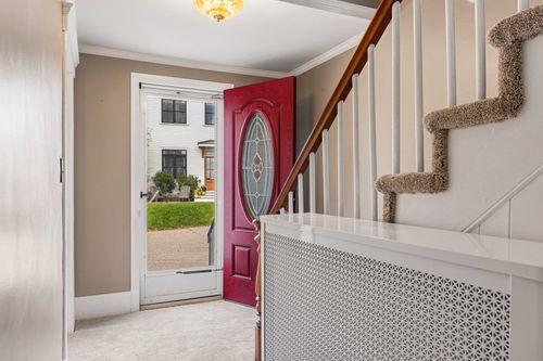 57 Thornton Street, Portsmouth, NH, 03801 | Card Image