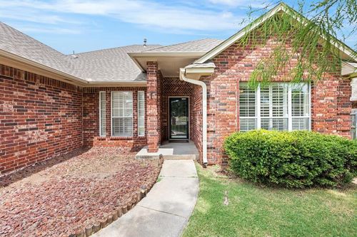 2317 Sw 94th St, Oklahoma City, OK, 73159-6880 | Card Image