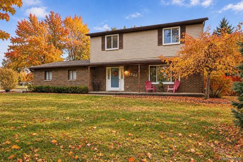1225 Meadowood Drive, Waterford Charter Township, MI, 48327 | Card Image