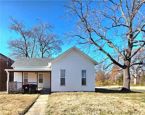 822 N Holden St, Warrensburg, MO, 64093-1130 | Card Image