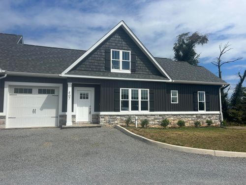 407 Kimball Ave, Salem, VA, 24153-6251 | Card Image