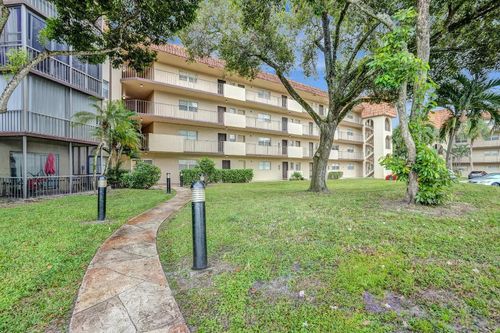 202-6200 S Falls Circle Dr, Lauderhill, FL, 33319-6924 | Card Image