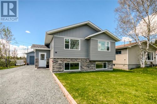 18 Edwin St, Wahnapitae, ON, P0M3C0 | Card Image