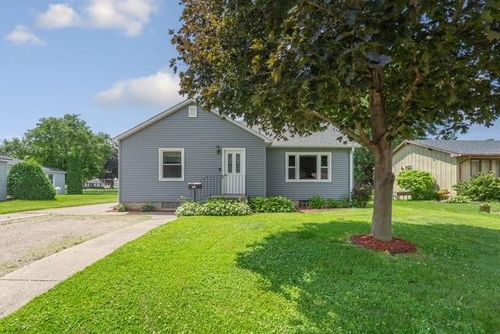 220 8th Ave Sw, Faribault, MN, 55021-5843 | Card Image