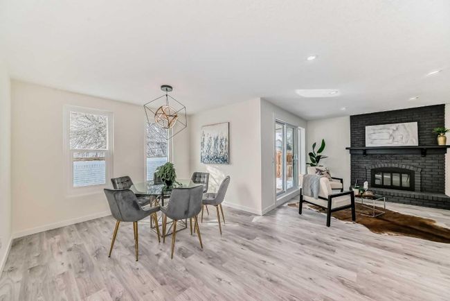 11377 Braeside Drive Sw, Home with 5 bedrooms, 3 bathrooms and 4 parking in Calgary AB | Image 15