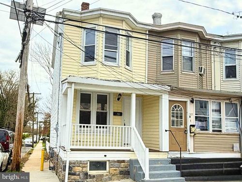 251 Henry St, HAMILTON, NJ, 08611-3223 | Card Image