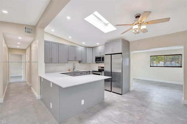 3480 Sw 20 Th St, House other with 3 bedrooms, 2 bathrooms and null parking in Fort Lauderdale FL | Image 8