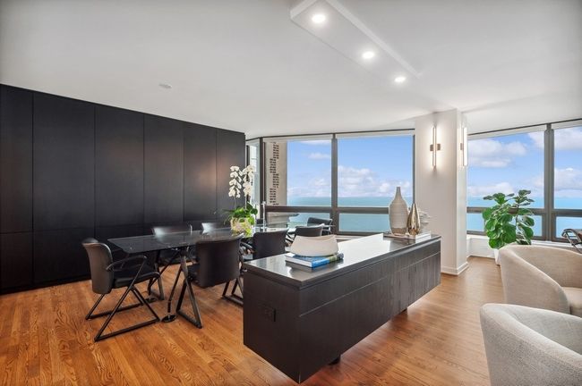 APT-19 - 1418 N Lake Shore Dr, Condo with 3 bedrooms, 4 bathrooms and 2 parking in CHICAGO IL | Image 6