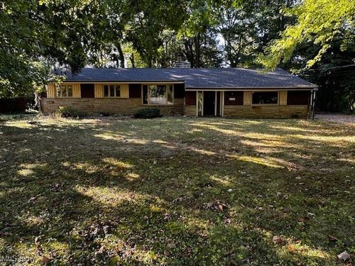 6248 S Woodlane Dr, Mayfield Village, OH, 44143-3318 | Card Image