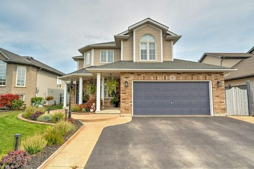 101 Golden Acres Dr, Smithville, ON, L0R2A0 | Card Image
