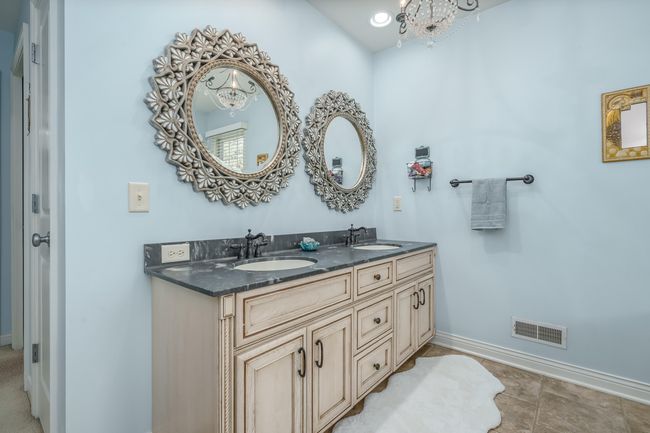 Primary bath | Image 20