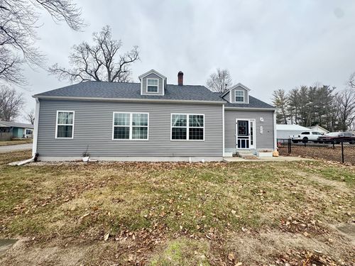 402 Center St, Colfax, IL, 61728-8904 | Card Image