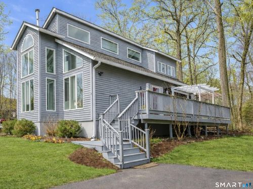 15 Barrie Rd, East Hampton, CT, 06424-1535 | Card Image