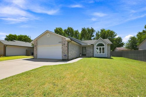 11803 W Murdock St, Wichita, KS, 67212-6676 | Card Image