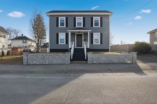 6 Everett St, Stoneham, MA, 02180-3119 | Card Image