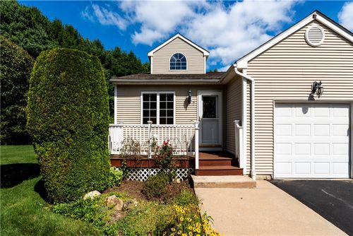 321-7 Dairy Farm Dr, West Warwick, RI, 02893-1977 | Card Image
