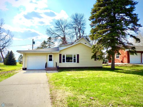 414 4th Ave Sw, Hankinson, ND, 58041-4438 | Card Image