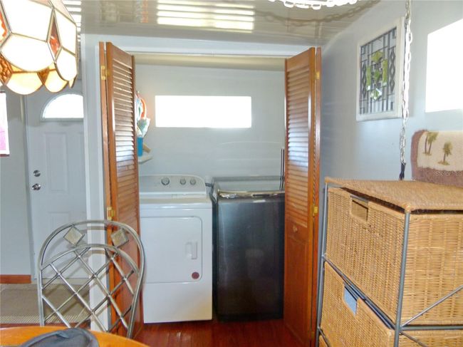 Laundry Room | Image 28