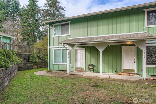 11718-11714 Farwest Dr Sw, Lakewood, WA, 98498-1323 | Card Image