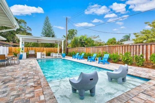 2473 Davis Blvd, Sarasota, FL, 34237-7236 | Card Image