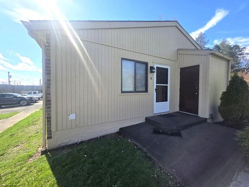 16-26 Pineview Dr, Reedsville, WV, 26547-1140 | Card Image