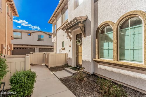 124-4100 S Pinelake Way, Chandler, AZ, 85249-5698 | Card Image