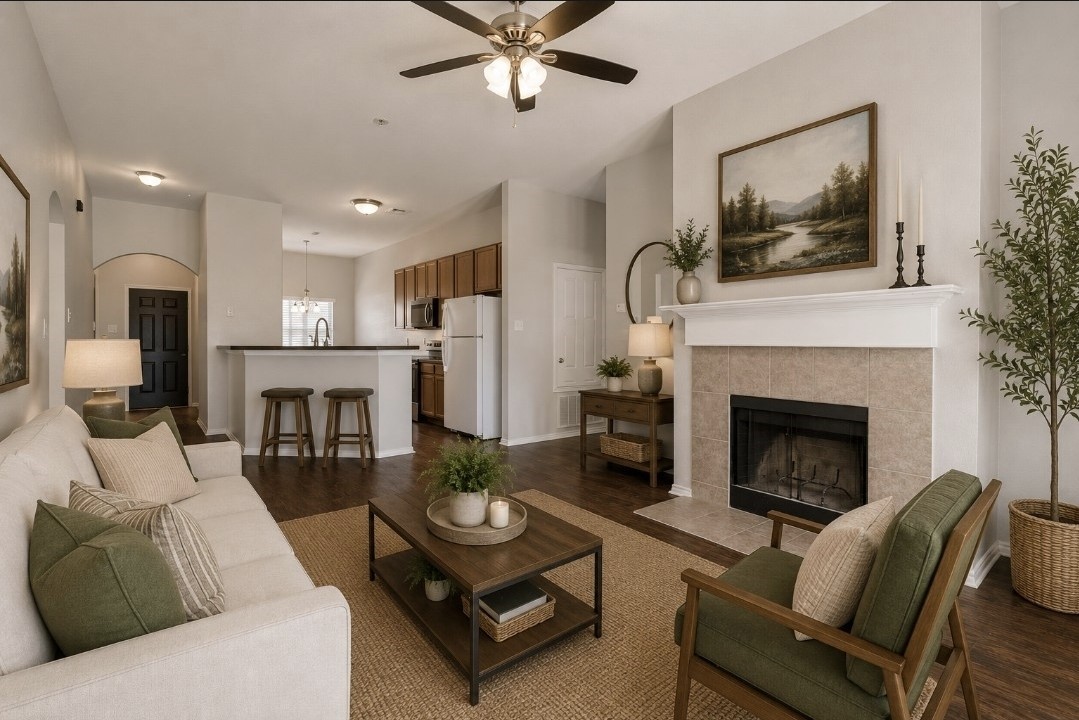 Residential in Oak Point 4