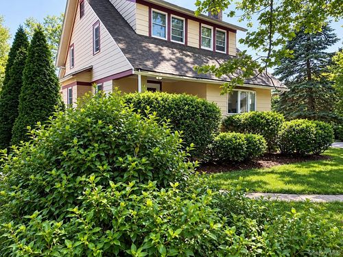 42 Sammis St, Huntington, NY, 11743-3516 | Card Image
