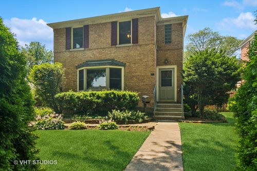 212 N Russel St, Mount Prospect, IL, 60056-2445 | Card Image