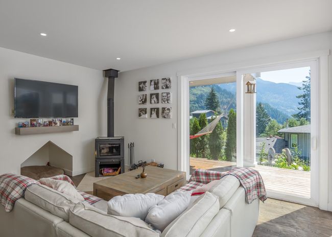 679 Copper Drive, House other with 4 bedrooms, 3 bathrooms and 4 parking in Squamish BC | Image 11