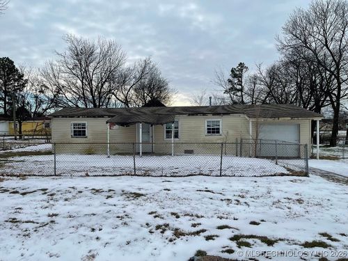 807 Nw 3rd Street, Wagoner, OK, 74467 | Card Image