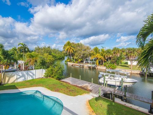 721 Shore Dr, Vero Beach, FL, 32963-1263 | Card Image