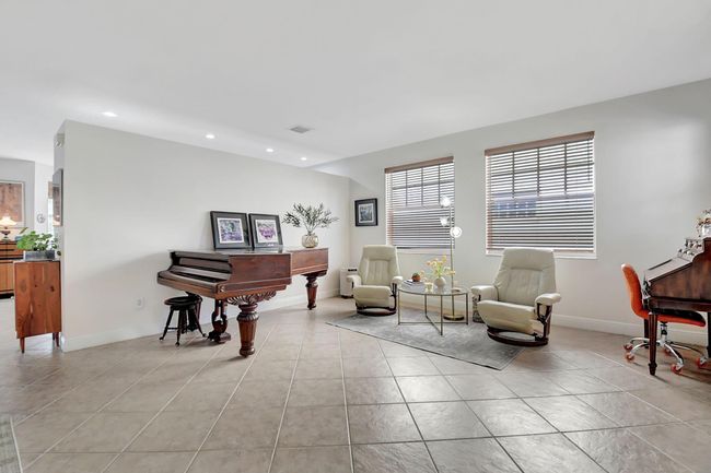 1273 Gembrook Ct, House other with 4 bedrooms, 3 bathrooms and null parking in Royal Palm Beach FL | Image 9