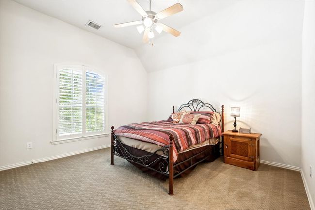 Upstairs bedroom | Image 24