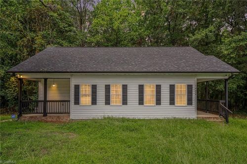 1402 Essex St, Gastonia, NC, 28052-1908 | Card Image