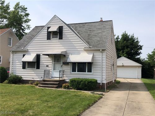 12805 Oakview Blvd, Garfield Heights, OH, 44125-3941 | Card Image