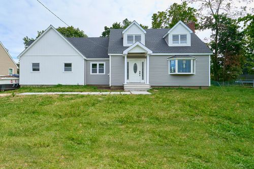 34 Smith St, Greenlawn, NY, 11740-1221 | Card Image