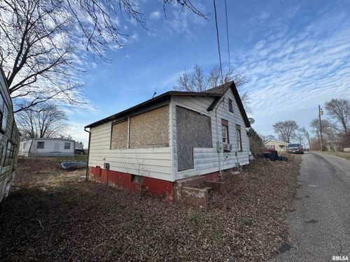 105 N Howarth St, Bryant, IL, 61519-2324 | Card Image