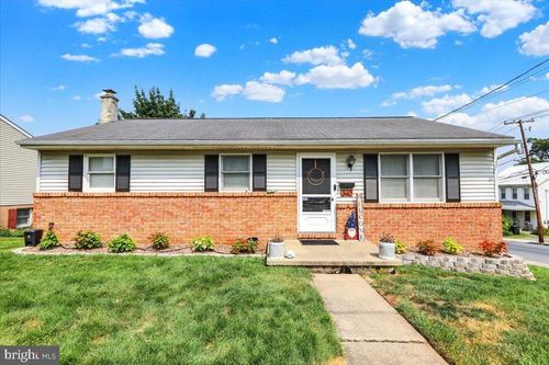 340 Lincoln Ave, EPHRATA, PA, 17522-2218 | Card Image