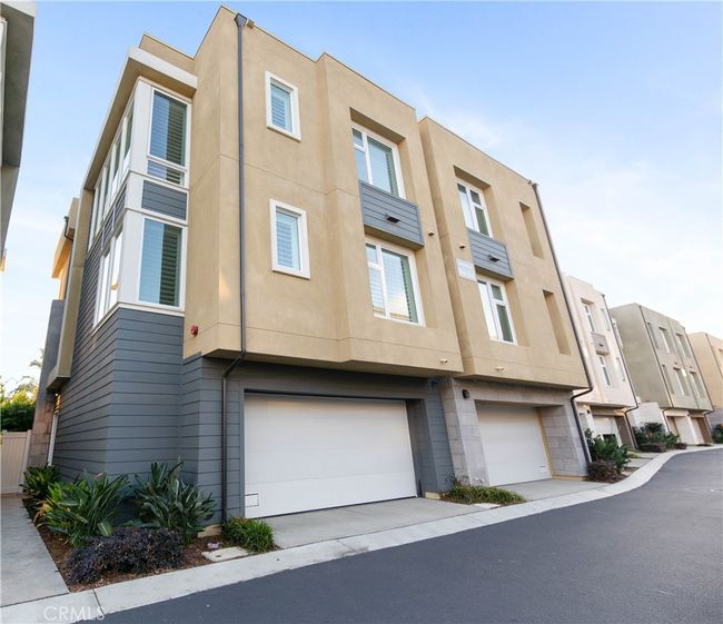2046 Doheny Pl, Condo with 3 bedrooms, 4 bathrooms and 2 parking in Capistrano Beach CA | Image 36