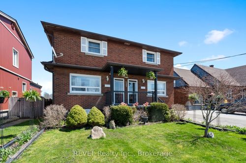 137 Wellington St, Port Colborne, ON, L3K2K1 | Card Image