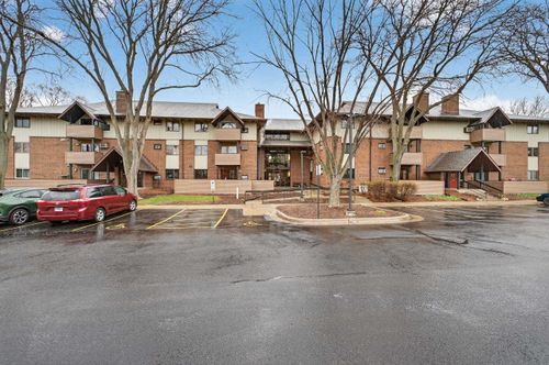 apt-18-14 Maple Wood Ln, Madison, WI, 53704-3956 | Card Image