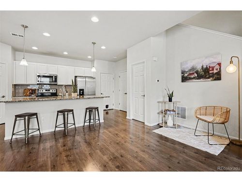 16151 Bolling Dr, Denver, CO, 80239-5548 | Card Image