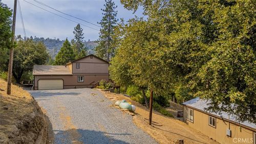 52120 Pettitt Road, Oakhurst, CA, 93644 | Card Image