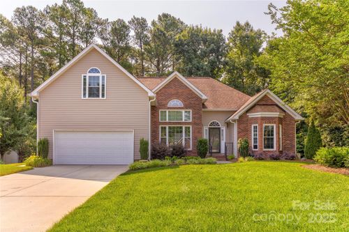 7521 Plumcrest Ln, Harrisburg, NC, 28075-8306 | Card Image