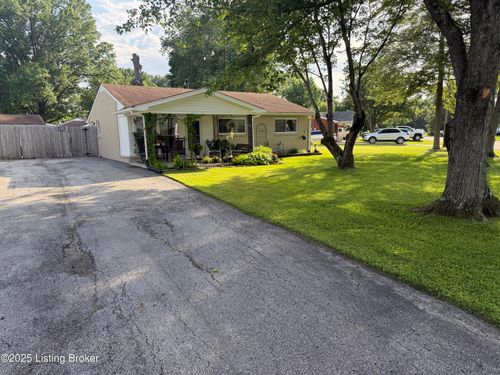 8600 James R Rd, Fairdale, KY, 40118-9626 | Card Image