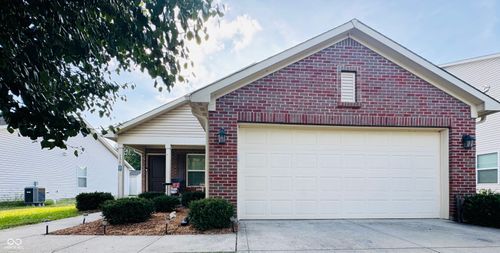 155 Thistlewood Dr, Greenfield, IN, 46140-2938 | Card Image