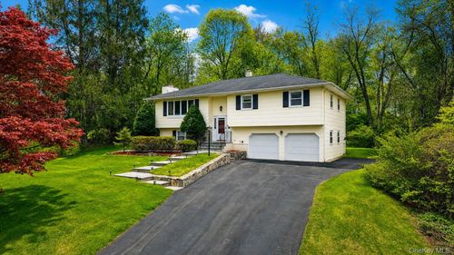 3 Valerie Ln, Mahopac, NY, 10541-1805 | Card Image