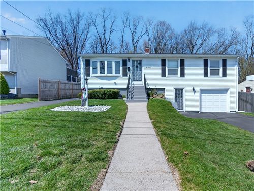 17 Crawford St, Cranston, RI, 02910-2409 | Card Image