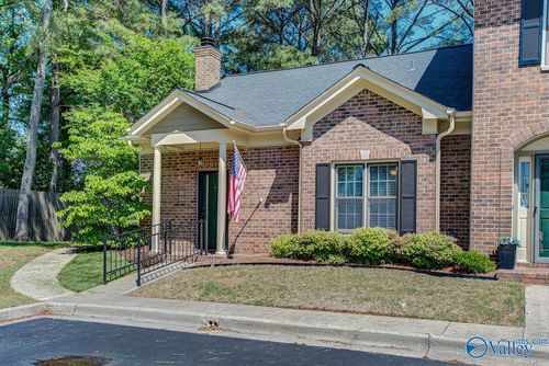 312 Lady Jane Ct Sw, Huntsville, AL, 35802-4528 | Card Image